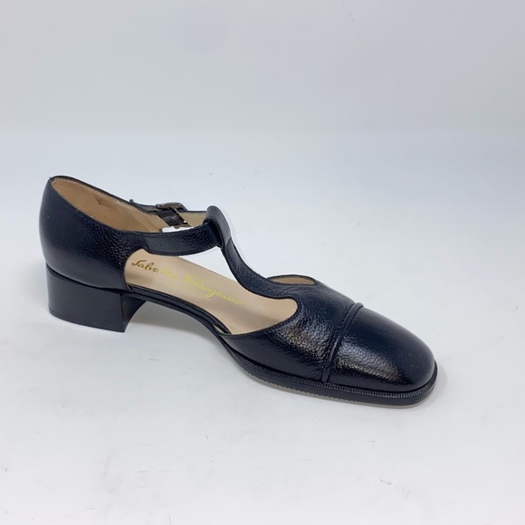 Salvatore Ferragamo VTG T-Strap Black Leather Shoe - Picture 2 of 13